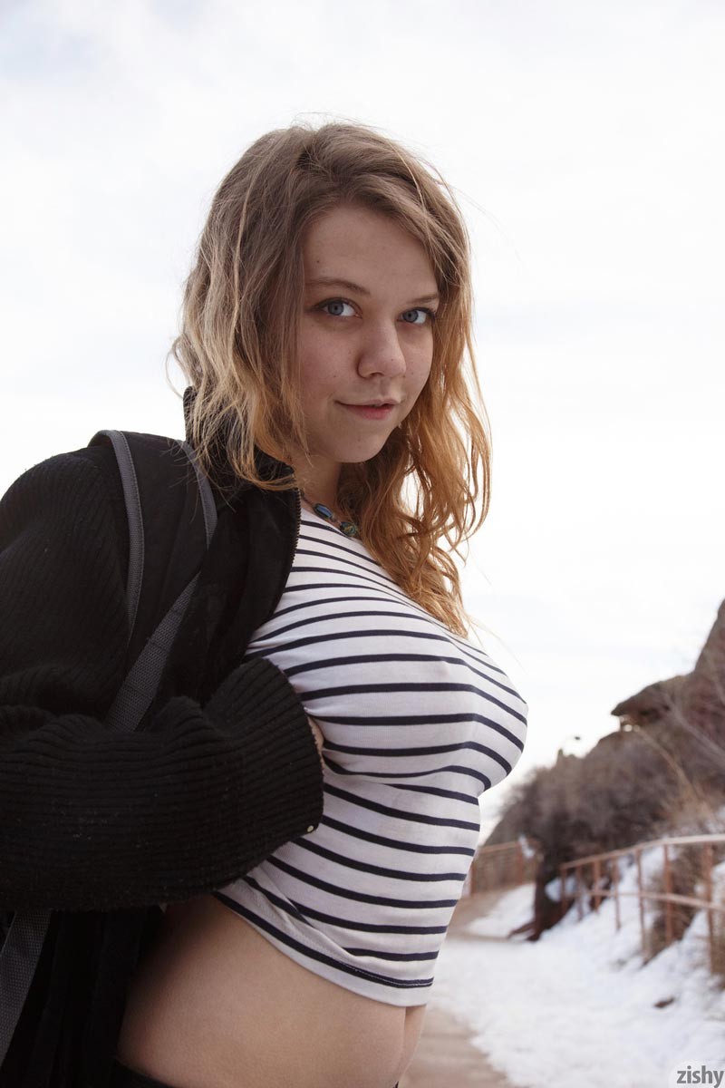 Topless Teen Babe Outdoor